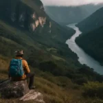 Roupas impermeáveis para trilhas noturnas em climas chuvosos